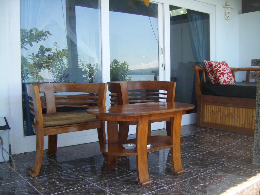 Alur Beach Homestay Amed Екстериор снимка