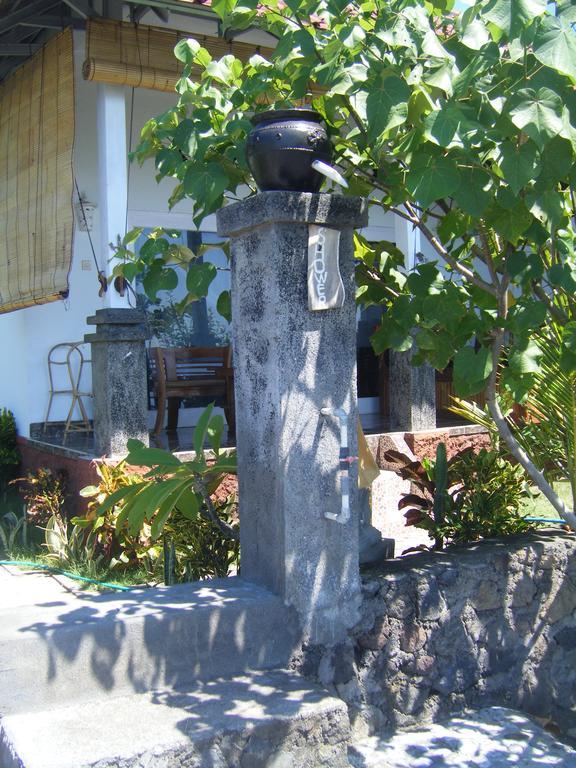 Alur Beach Homestay Amed Екстериор снимка