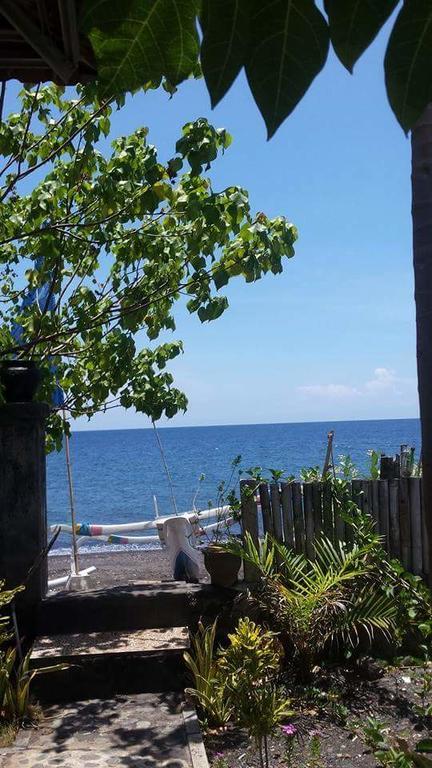 Alur Beach Homestay Amed Екстериор снимка