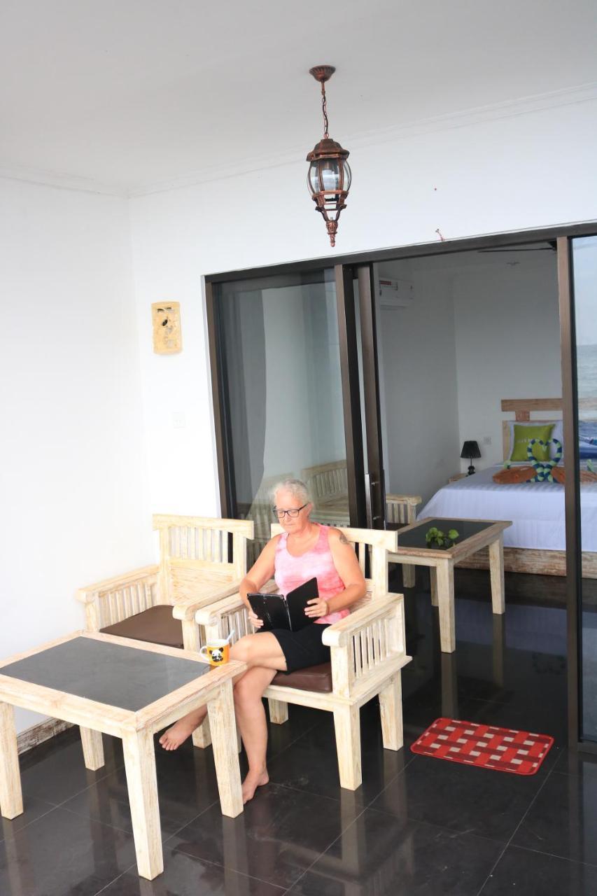 Alur Beach Homestay Amed Екстериор снимка